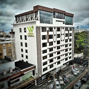 Weston Suites Hotel